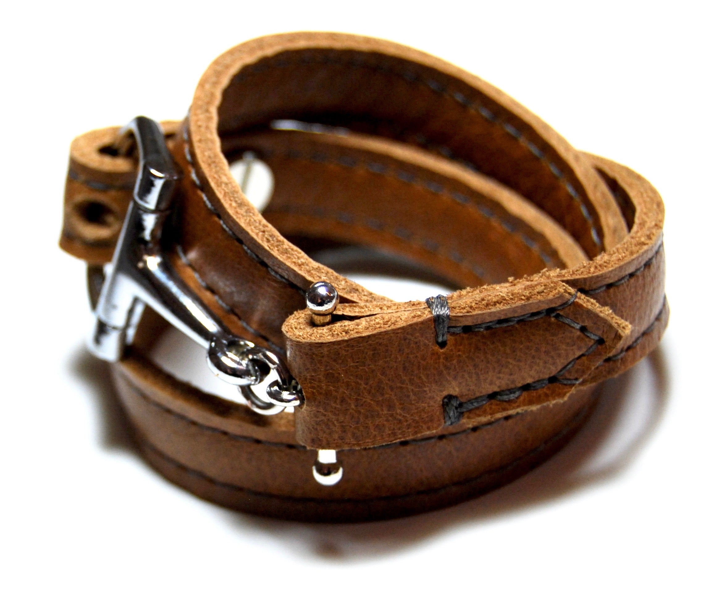 PERCHERON LEATHER WRAP in red dun | Equestrian leather bracelet | Leather wrap | Horse Bit Leather Cuff - AtelierCG™
