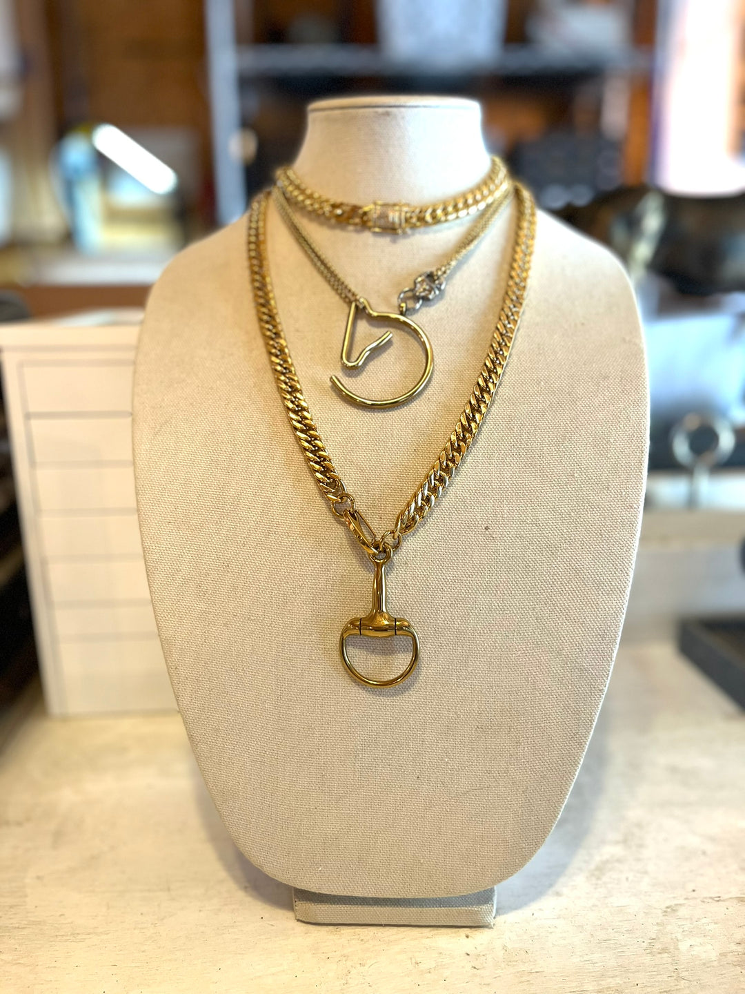 AVANTI NECKLACE - gold