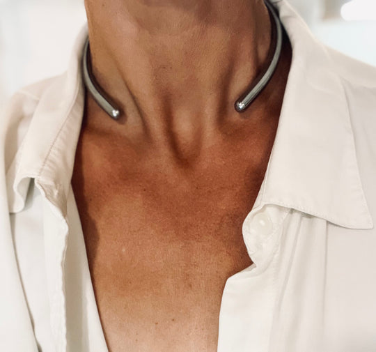 ARMANI CUFF CHOKER NECKLACE |silver