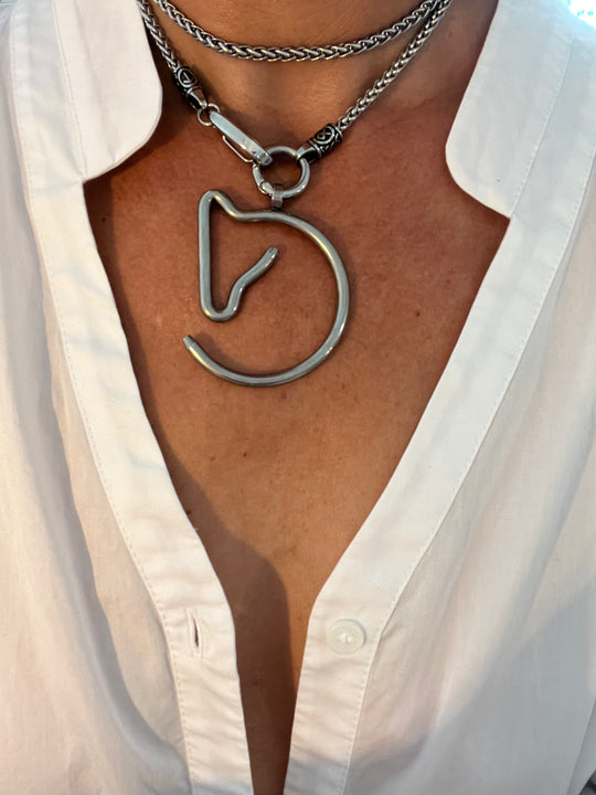 WILDER | Charm Holder with Horse Head Pendant