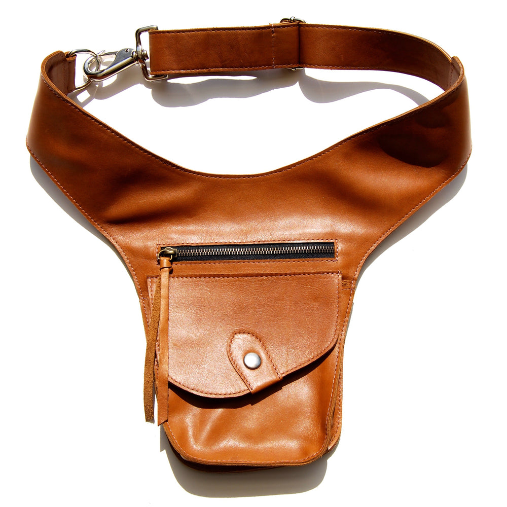 RIDE HOLSTER in red dun | Equestrian Leather Bag | Holster Bag For Phone and Wallet | Waist Bag - AtelierCG™