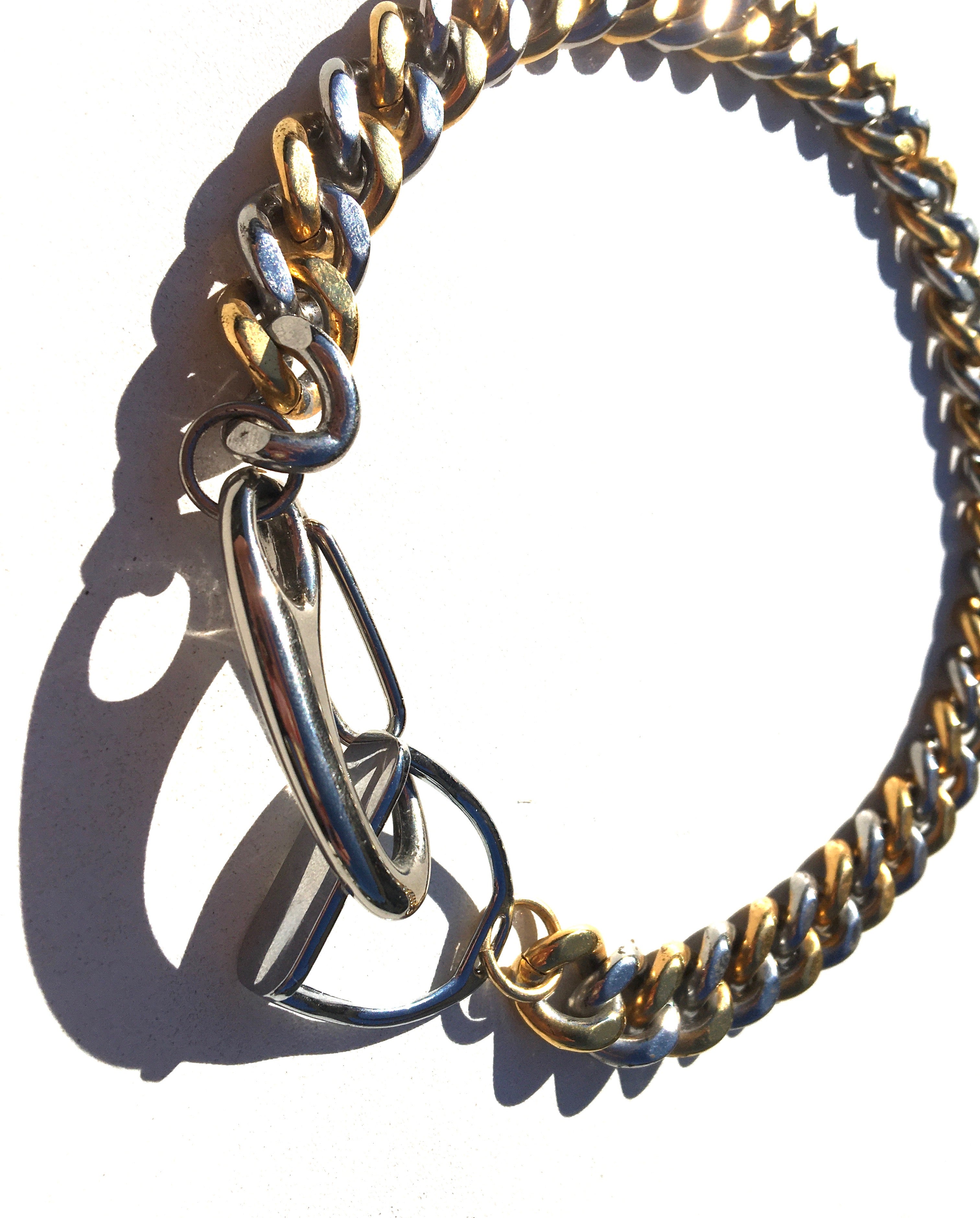 MIXED METAL STIRRUP CURB-CHAIN NECKLACE